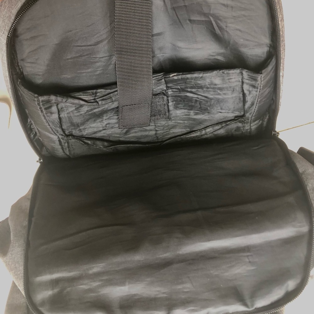 In MINT condition backpack - Picture 4 of 6